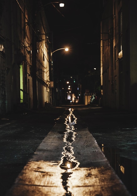 Photo lumière de rue éclairée la nuit