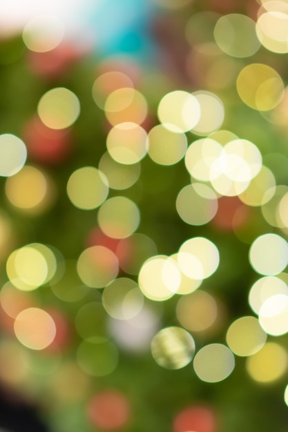 Photo lumières de bokeh d'un arbre de noël