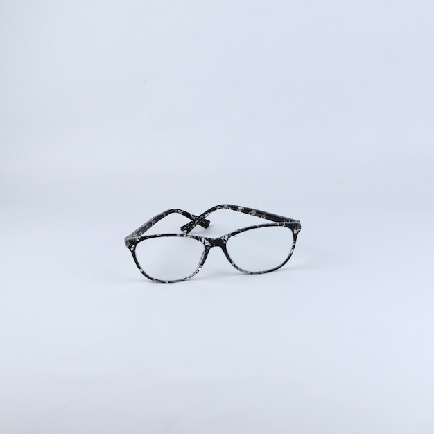 Lunettes isolées sur fond blanc