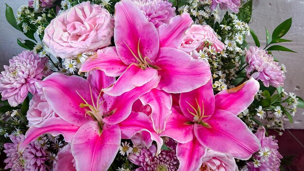 Photo des lys roses pour la décoration de la maison