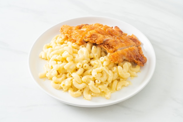 Mac et fromage maison avec poulet frit