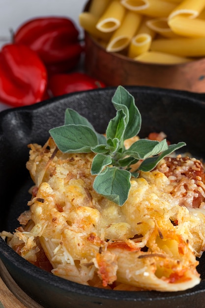 Photo macaroni au fromage et chorizo. fait maison