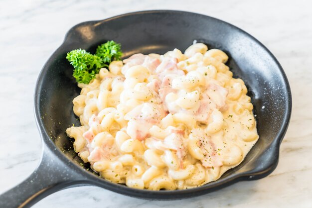 macaroni au jambon et au fromage