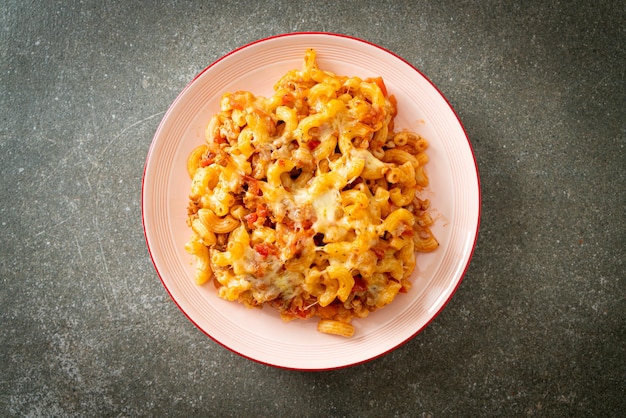 Macaroni bolognaise maison au fromage