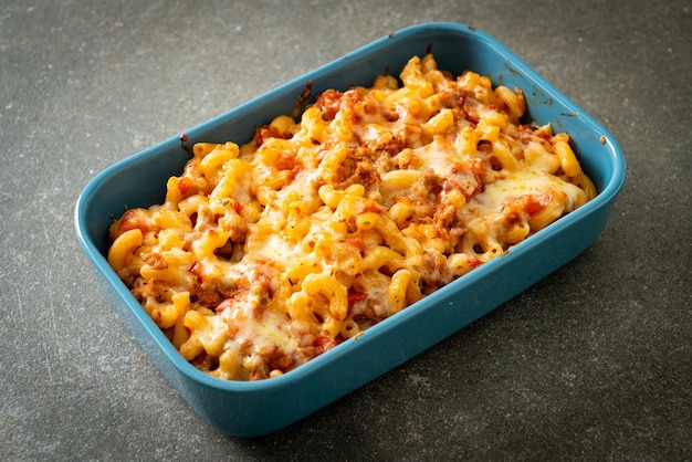 Macaroni bolognaise maison au fromage