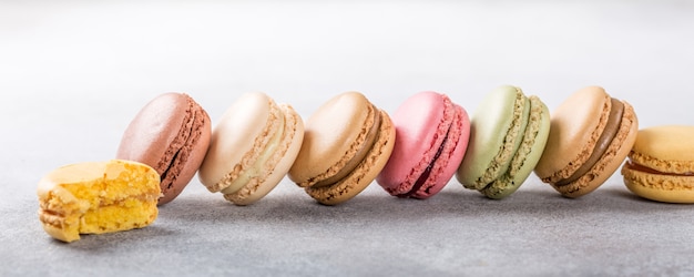 Macarons assortis français