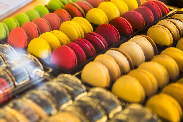 Macarons de bonbons français colorés