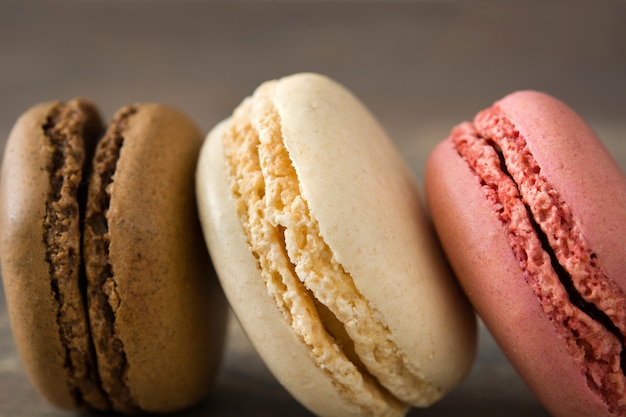 Macarons colorés se bouchent