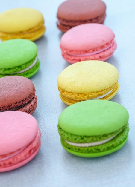 Macarons colorés