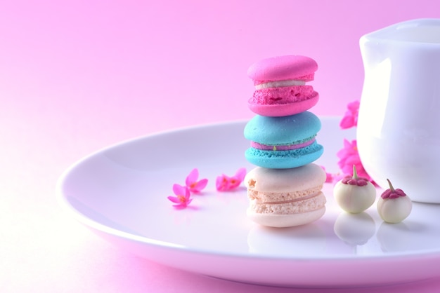 Macarons colorés