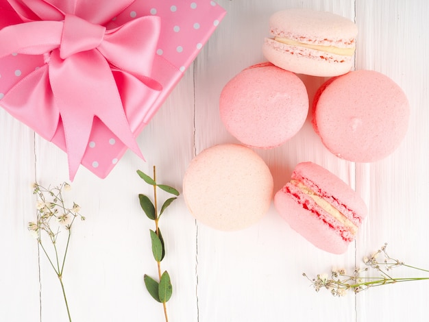 Macarons colorés