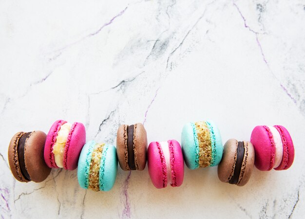 Macarons colorés