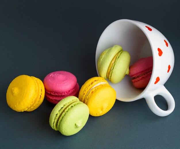 Macarons à la farine d&#39;amandes multicolores