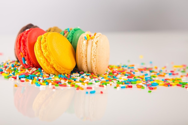 Macarons sucrés et colorés