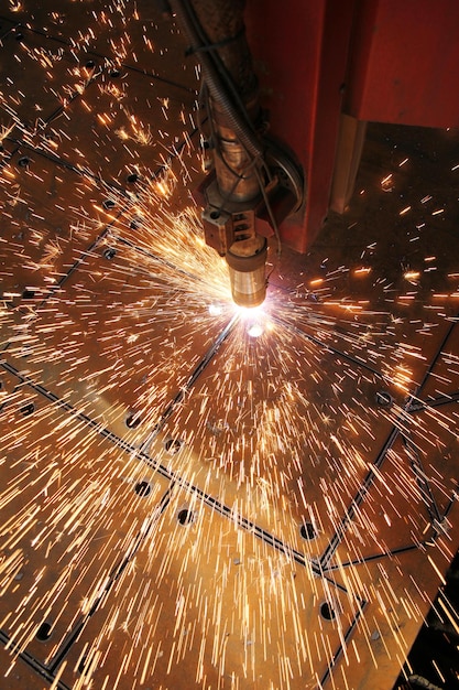 La machine de découpe laser CNC