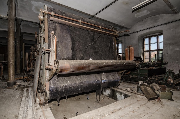 Machine à tisser en usine