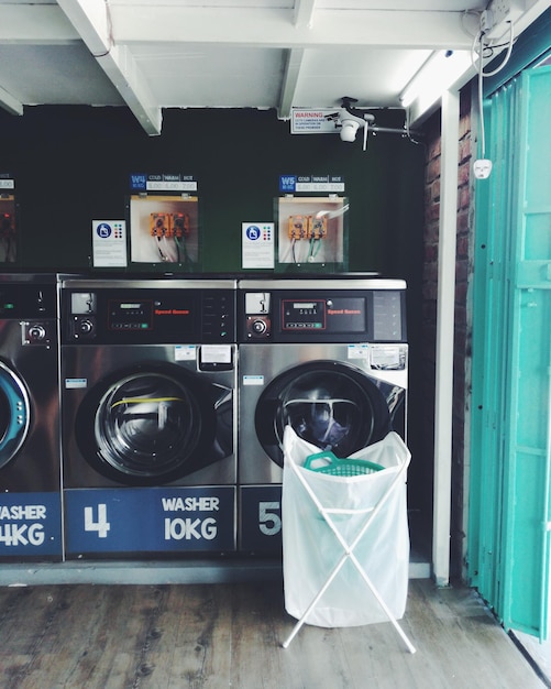 Photo machines à laver dans les magasins