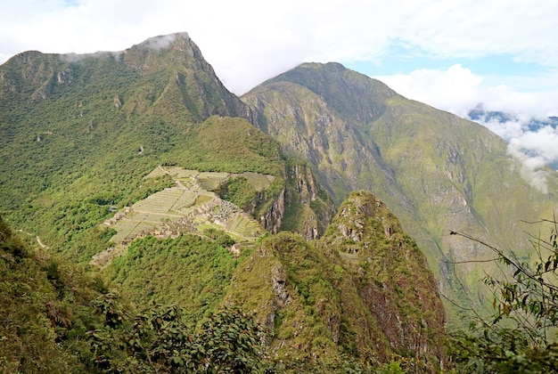 Machu Picchu en forme de condor ruines de la citadelle Incas vu de la pente du mont Huayna Picchu Pérou