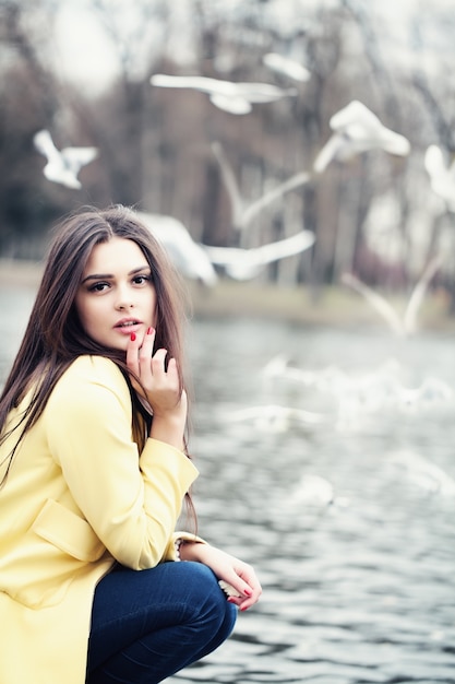 Magnifique femme à l'extérieur. Mode Beauté Portrait