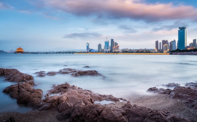 Le magnifique littoral et le paysage architectural de Qingdao