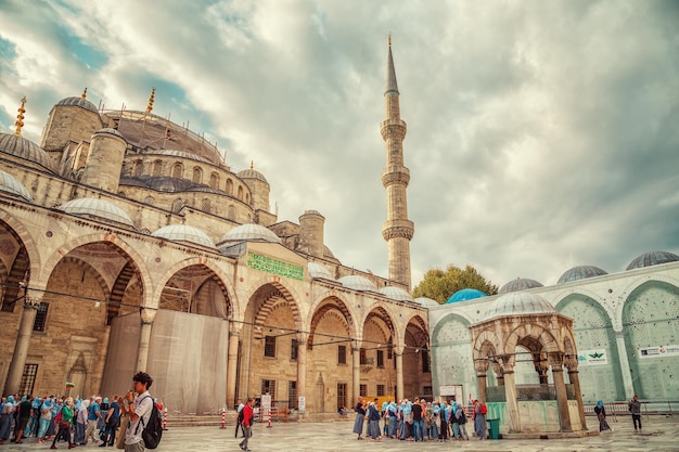 La magnifique mosquée bleue d'Istanbul, en Turquie