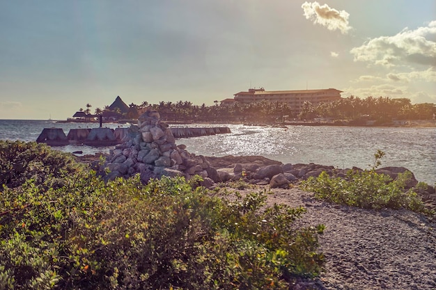 Magnifique paysage de Puerto Aventuras au coucher du soleil