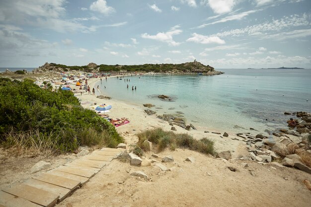 Magnifique vue sur la baie naturelle de Punta Molentis au sud de la Sardaigne