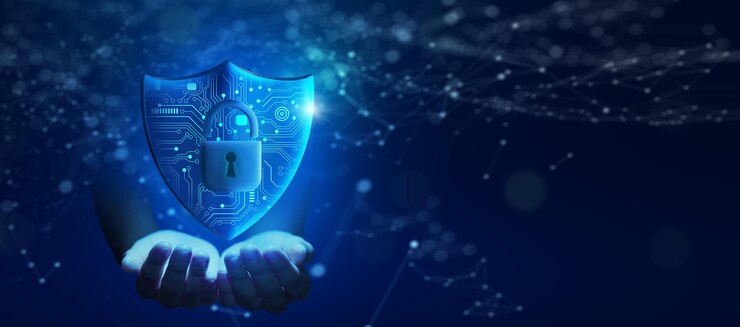 Main d'affaires tenant le bouclier avec l'icône de cadenas et le filaire de réseau sur fond bleu abstrait Bloc d'attaque cybernétique Concept de confidentialité des données et des informations