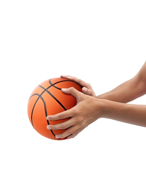 Main et basket-ball isolés sur fond blanc