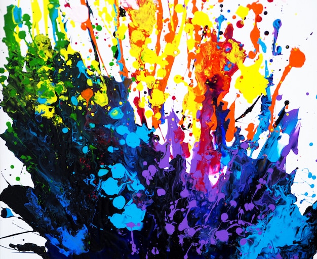 Main dessiner abstrait peinture colorée.