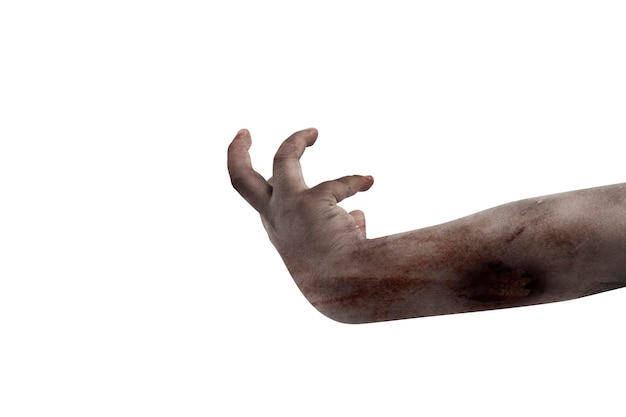 La main d'un zombie effrayant avec du sang et des blessures isolées sur un fond blanc
