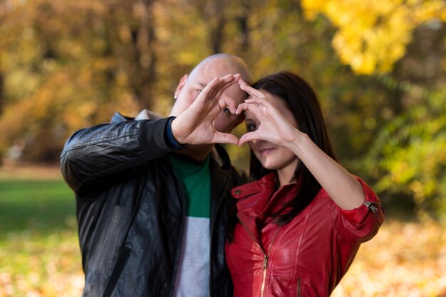 Mains formant un coeur