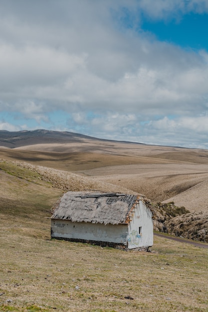 maison abandonnée dans les Andes équatoriennes