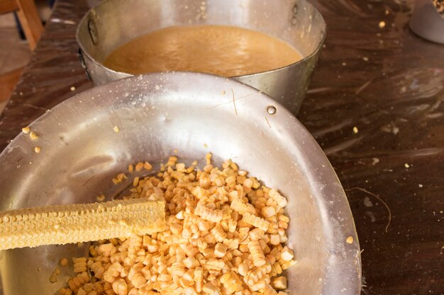 Maison brésilienne faite de dessert de maïs doux appelé Pamonha