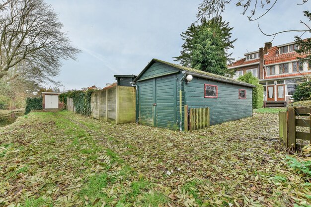 Photo la maison sur le champ contre le ciel