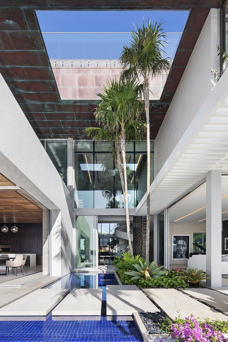 Photo la maison de la cour tropicale moderne