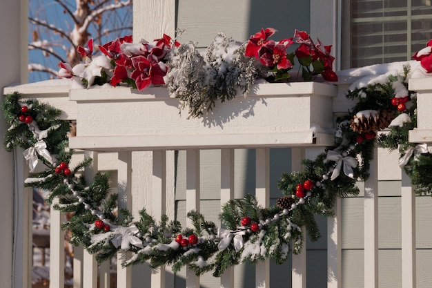 Maison décorée pour les vacances d'hiver.