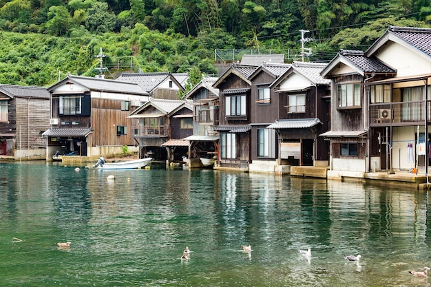 Maison de l'eau japonaise traditionnelle d'Ine Cho