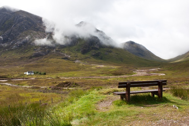 Maison écossaise isolée dans les Highlands, en Écosse