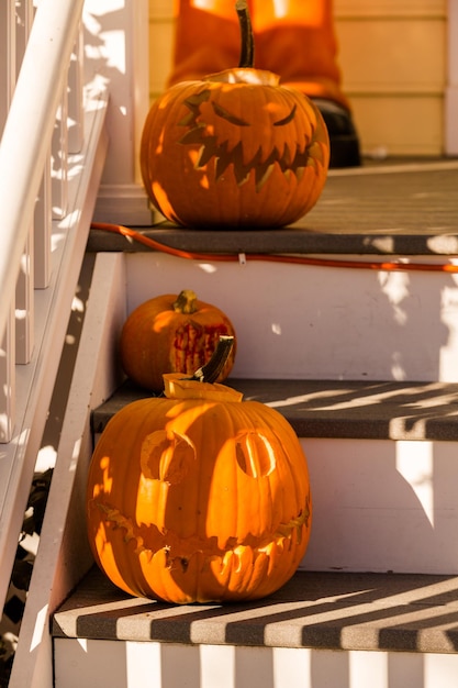 Maison d'habitation décorée pour les vacances d'Halloween.