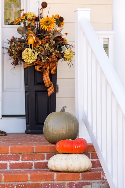 Maison d'habitation décorée pour les vacances d'Halloween.