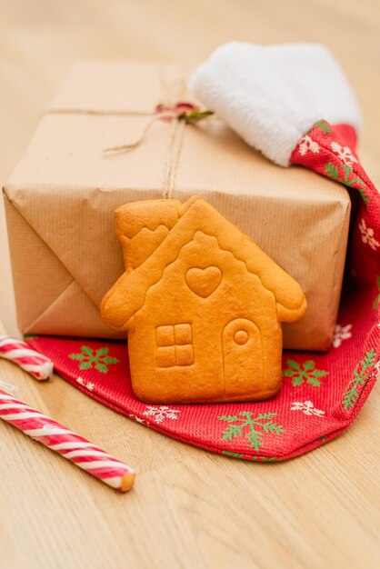 Maison en pain d'épice en forme de maison en pain d'épice et cadeau artisanal