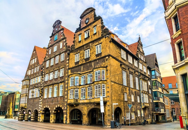 Maisons allemandes traditionnelles sur la place du marché à Brême en Allemagne