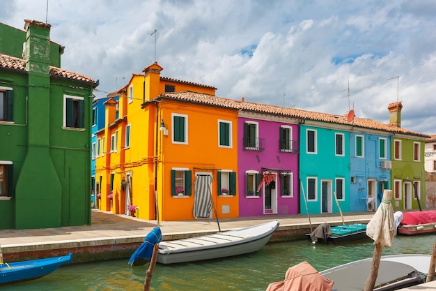 Maisons colorées sur le Burano Venise Italie