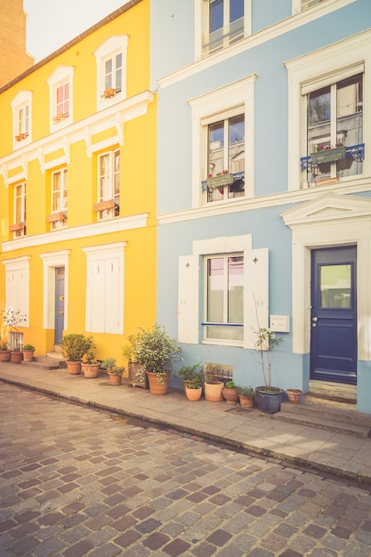 Maisons colorées à Paris