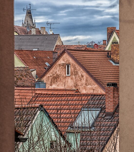 Photo des maisons contre le ciel