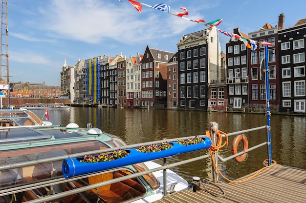 Maisons du canal de Damrak, Amsterdam, Pays-Bas