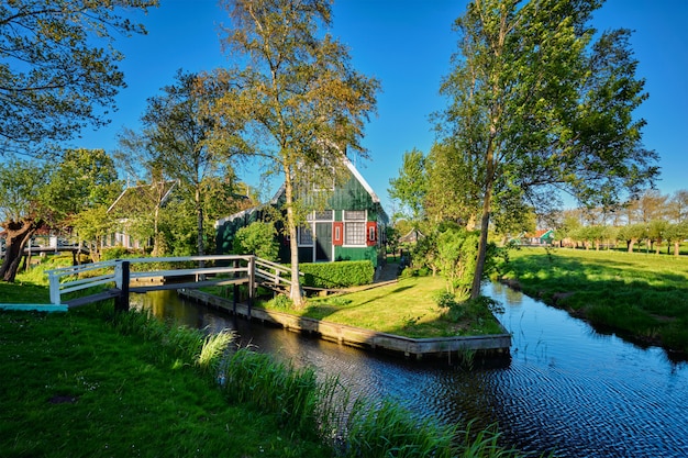 Maisons de ferme dans le village musée de Zaanse Schans, Pays-Bas