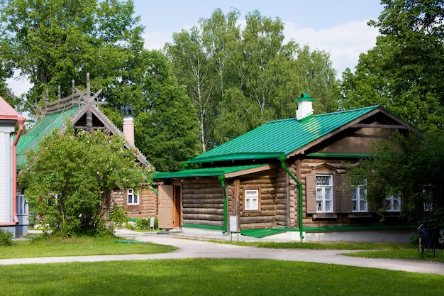 Maisons Ornées De Bois Sculptés à Museum-reserve Abramtsevo