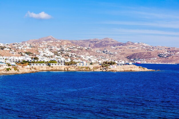 Maisons près de la plage de la ville de Mykonos sur l'île de Mykonos, Cyclades en Grèce.